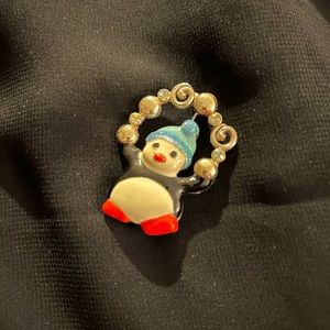 VTG Adorable Penguin with snowballs brooch, rhinestone accents. Cute!!!
